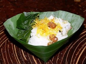 BANTEN SAIBAN or JOTAN is a daily offering that is offered everyday after cooking or before eating. It is very simple consisting of a pinch of rice with other food like vegetable or fish or meat, on a small piece of banana leaf/other leaf. 